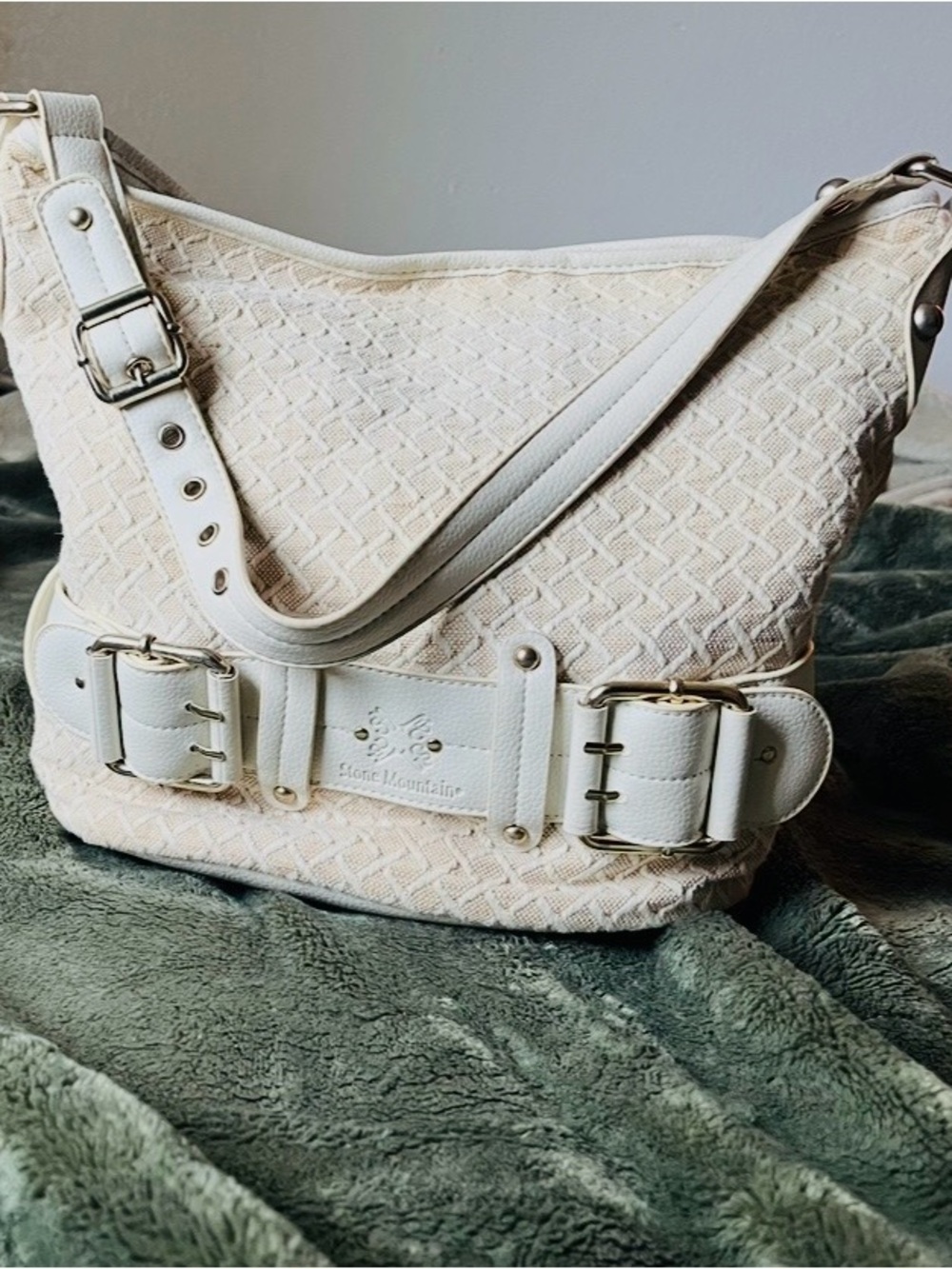 Stone Mountain Accessories Cream Quilted Shoulder Bag with Buckle Detail